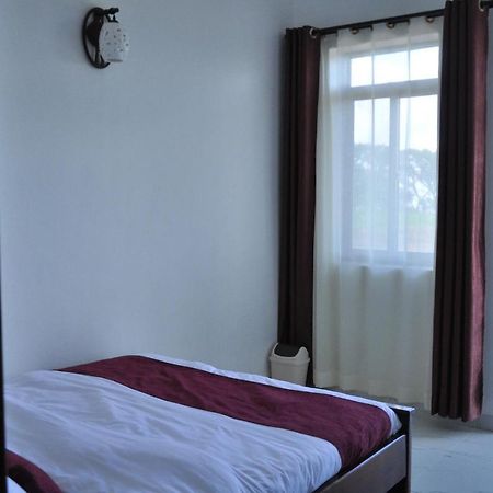 Golden View Hotel Ibanda Экстерьер фото