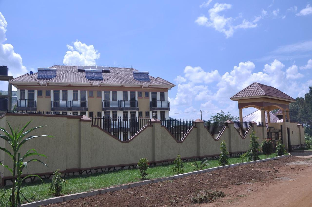 Golden View Hotel Ibanda Экстерьер фото