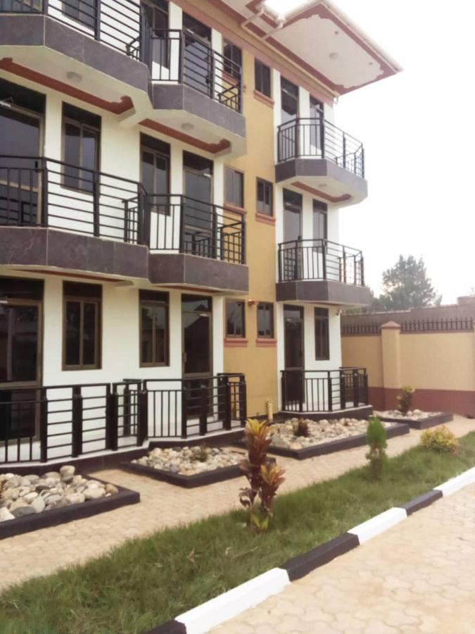 Golden View Hotel Ibanda Экстерьер фото