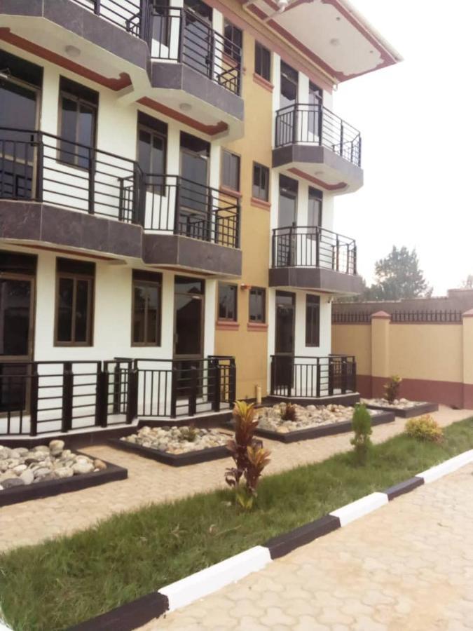 Golden View Hotel Ibanda Экстерьер фото